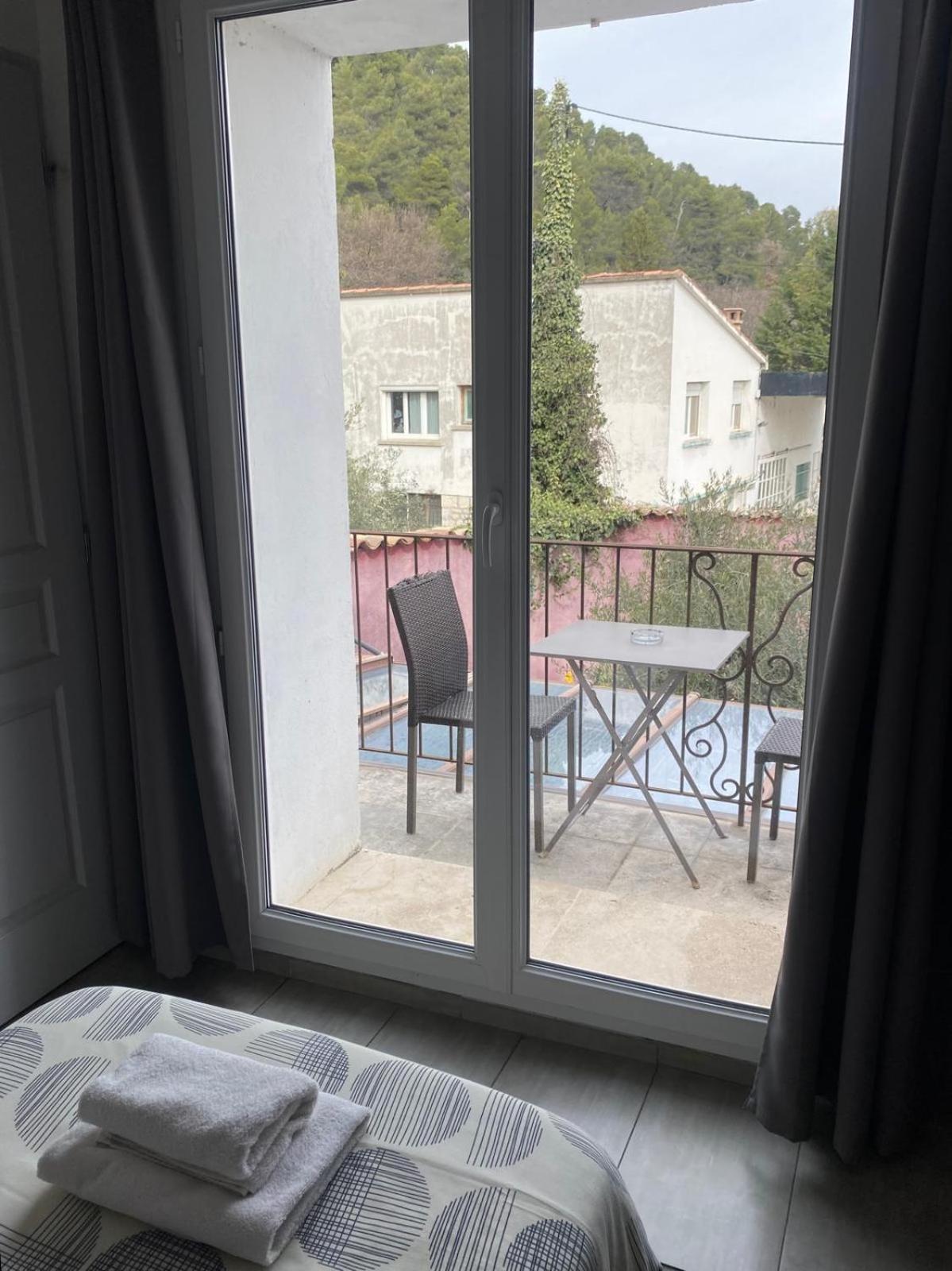 Auberge Les Galets Peyruis Exterior photo