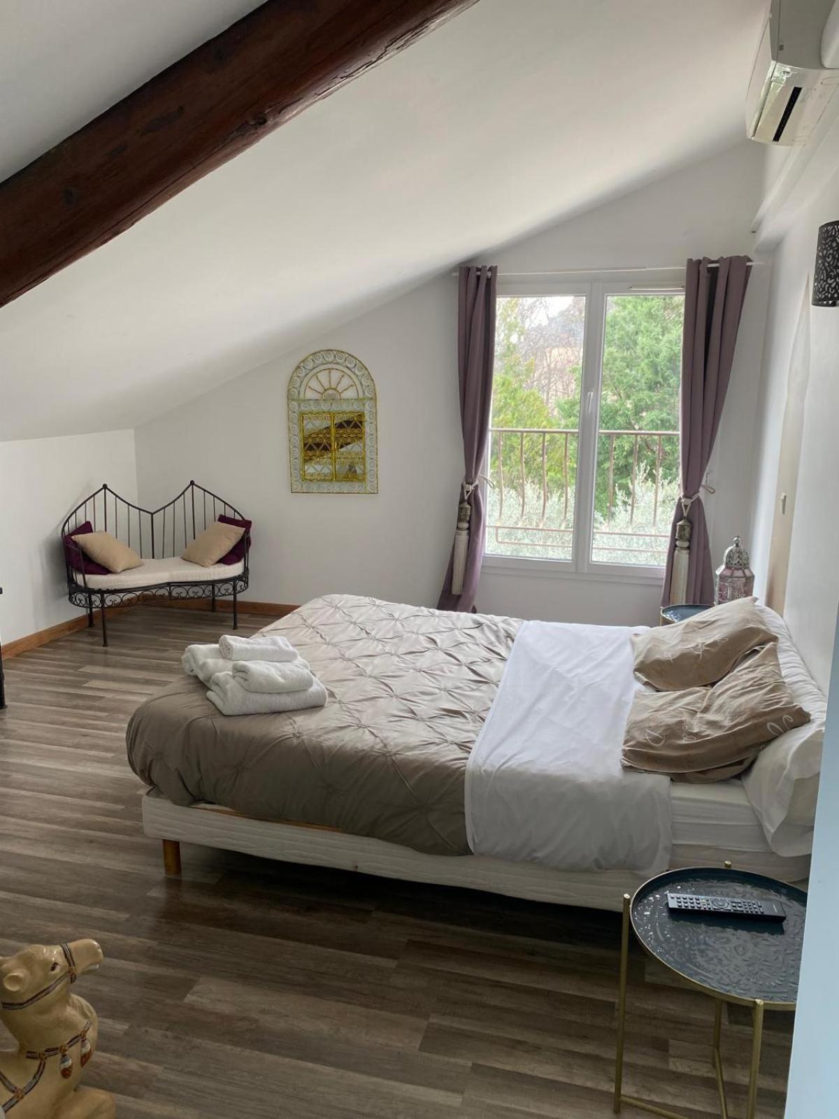 Auberge Les Galets Peyruis Exterior photo